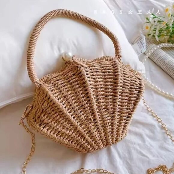 Chic Woven Tan Shoulder Bag